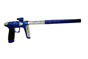 alt
Adrenaline Luxe Idol - สีน้ำเงินเงาพร้อมดีเทลสีเงินขัดเงา - Adrenaline
